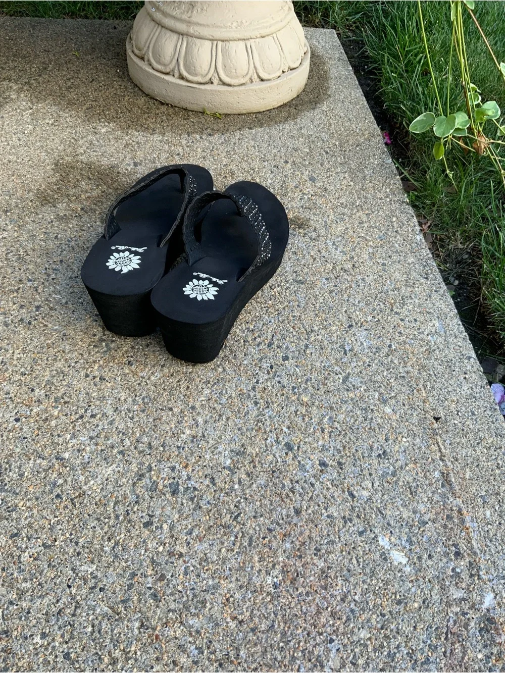 Yellow Box Black Jeweled V-strap Sandals for beach or poolside - Picture 3 of 3
